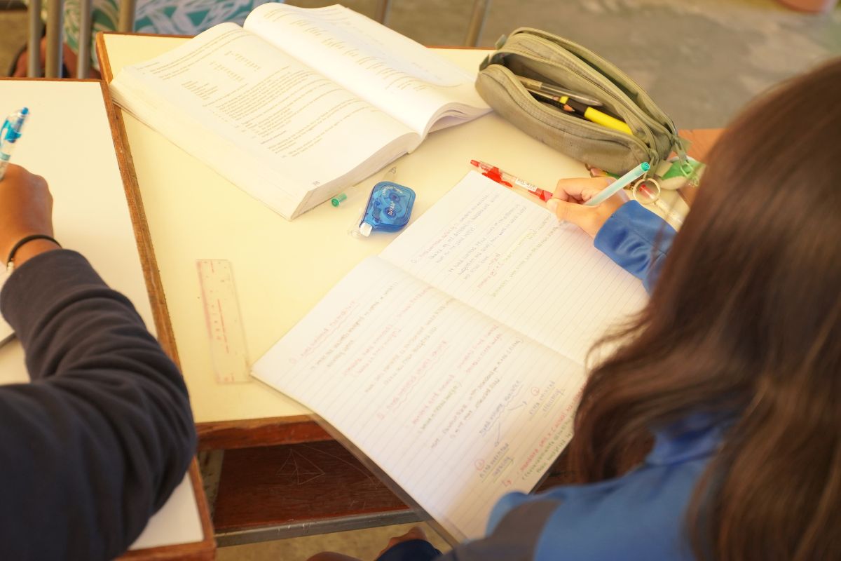 Student learing english vocabulary at College Ste Marie Mauritius